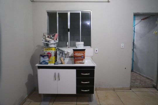 Sala e Cozinha de casa para alugar com 1 quarto, 55m² em Jardim Ana Maria, São Paulo