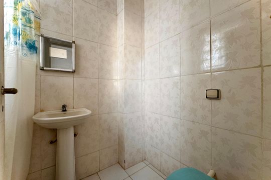 Banheiro de kitnet/studio para alugar com 1 quarto, 23m² em Lapa, Rio de Janeiro