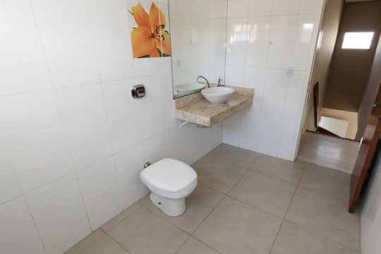 Banheiro 1 de casa para alugar com 3 quartos, 176m² em Centro, Gravataí