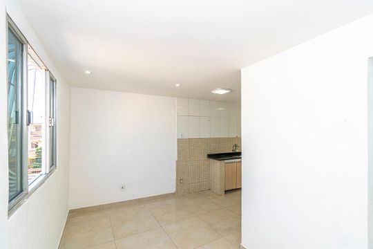 Sala de apartamento para alugar com 1 quarto, 38m² em Ramos, Rio de Janeiro
