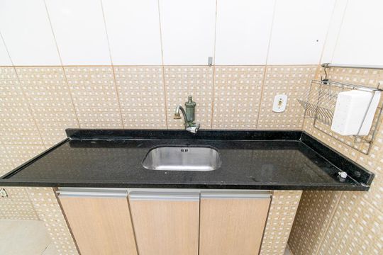 Cozinha de apartamento para alugar com 1 quarto, 38m² em Ramos, Rio de Janeiro