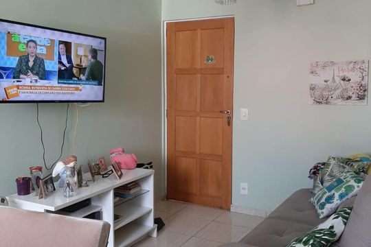 Sala de apartamento à venda com 2 quartos, 54m² em Parque Pinheiros, Taboão da Serra