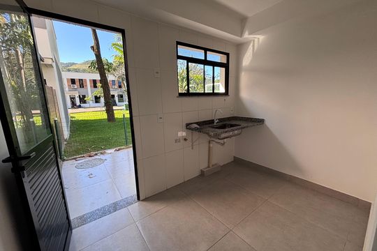 Cozinha de casa de condomínio à venda com 2 quartos, 65m² em Vargem Grande, Rio de Janeiro