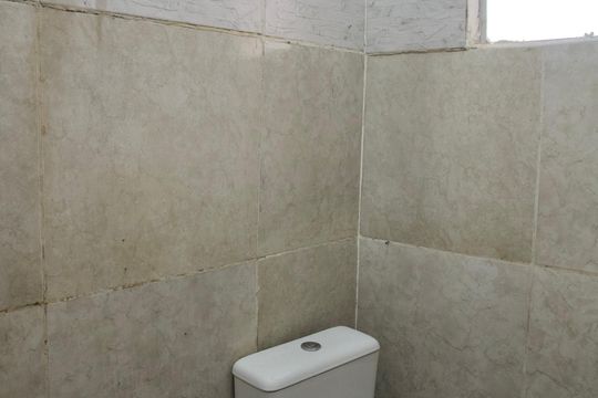 Banheiro de kitnet/studio para alugar com 1 quarto, 28m² em Parque Pedro Ii, Belo Horizonte