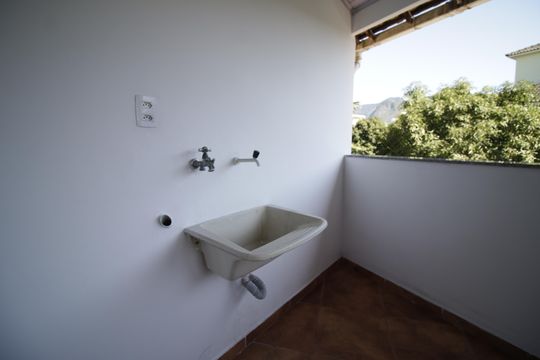 Área de Serviço de casa de condomínio para alugar com 2 quartos, 160m² em Recreio dos Bandeirantes, Rio de Janeiro