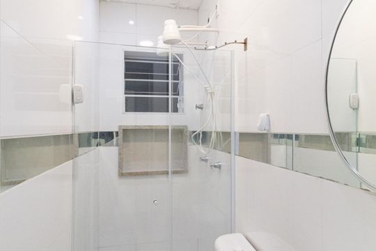 Banheiro da Suíte de casa para alugar com 3 quartos, 120m² em Vila Ester, Carapicuíba