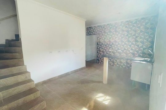 Sala de casa para alugar com 2 quartos, 60m² em Outeiro de Passárgada, Cotia