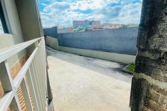 Varanda de casa para alugar com 2 quartos, 60m² em Outeiro de Passárgada, Cotia