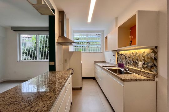 Cozinha de apartamento à venda com 2 quartos, 75m² em Jardim Botânico, Rio de Janeiro