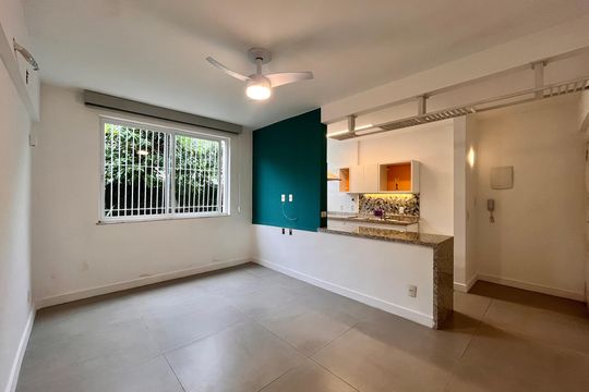 Sala de apartamento à venda com 2 quartos, 75m² em Jardim Botânico, Rio de Janeiro