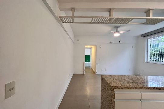 Sala de apartamento à venda com 2 quartos, 75m² em Jardim Botânico, Rio de Janeiro