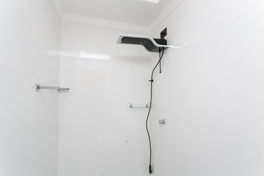 Banheiro - Chuveiro  de casa para alugar com 1 quarto, 30m² em Jardim Santa Marcelina, São Paulo