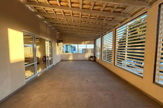 Quintal de casa para alugar com 7 quartos, 500m² em Itaguaçu, Florianópolis