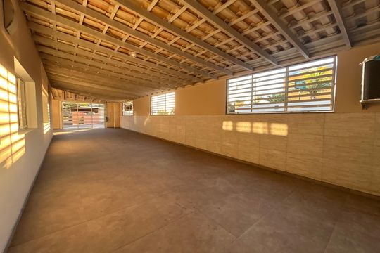 Garagem de casa para alugar com 7 quartos, 500m² em Itaguaçu, Florianópolis