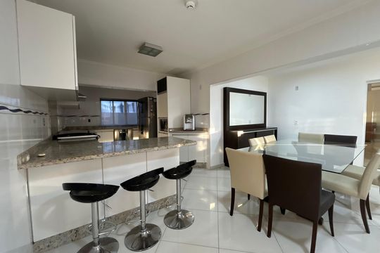 Cozinha de casa para alugar com 7 quartos, 500m² em Itaguaçu, Florianópolis