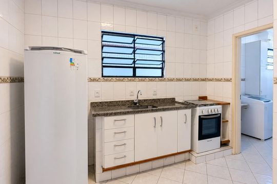 Cozinha de apartamento para alugar com 2 quartos, 72m² em Jardim Sandra, Sorocaba