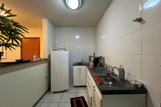 Cozinha de apartamento à venda com 2 quartos, 66m² em Serrano, Belo Horizonte