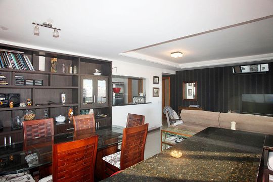 Sala de apartamento para alugar com 3 quartos, 130m² em Petrópolis, Porto Alegre