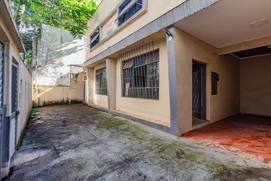 Quintal de casa à venda com 3 quartos, 190m² em Jardim das Acacias, São Paulo