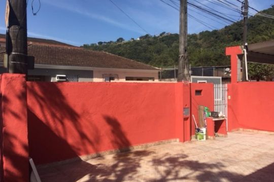 Área externa de casa para alugar com 2 quartos, 160m² em Saboó, Santos