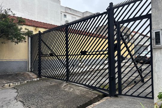 Fachada de casa de condomínio à venda com 2 quartos, 160m² em Vila Claudia, São Paulo