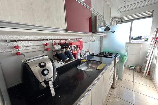 Cozinha de apartamento para alugar com 2 quartos, 48m² em Pavuna, Nilópolis