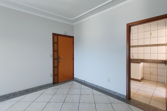 Sala de apartamento para alugar com 3 quartos, 90m² em Planalto, Uberlândia