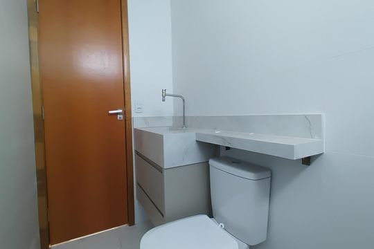 Banheiro da Suíte de apartamento para alugar com 2 quartos, 56m² em Tubalina, Uberlândia