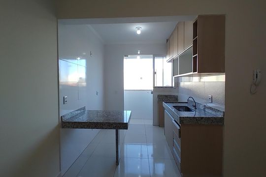 Sala/cozinha de apartamento para alugar com 1 quarto, 48m² em Tubalina, Uberlândia