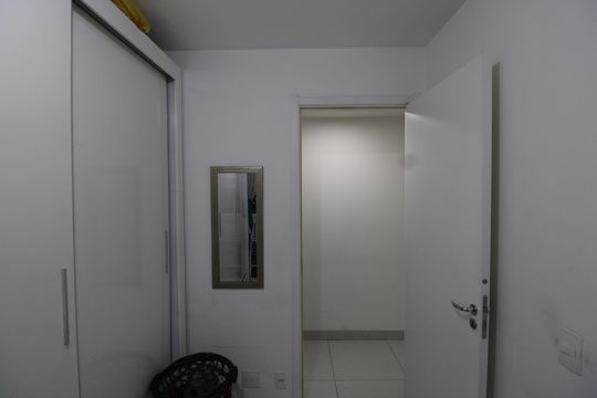 Quarto 1 de apartamento para alugar com 2 quartos, 40m² em Vila Brasil, São Paulo