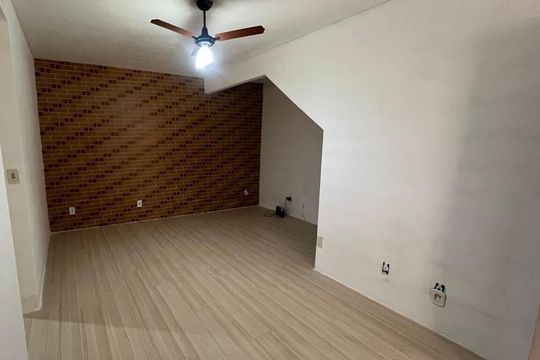 Sala de apartamento para alugar com 2 quartos, 55m² em Quintino Bocaiúva, Rio de Janeiro