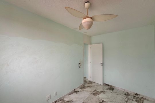 Quarto 1 de apartamento para alugar com 2 quartos, 42m² em Vargem Grande, Rio de Janeiro