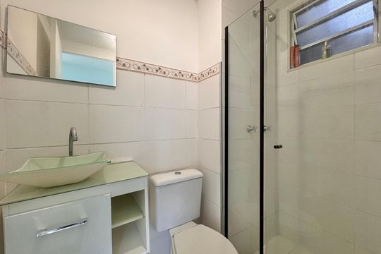 Banheiro Social de apartamento para alugar com 2 quartos, 42m² em Vargem Grande, Rio de Janeiro