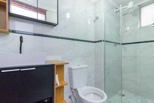 Banheiro de apartamento para alugar com 2 quartos, 60m² em Jardim Santa Monica, São Paulo