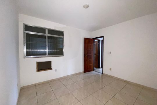 Quarto 1 de apartamento para alugar com 2 quartos, 60m² em Cascadura, Rio de Janeiro