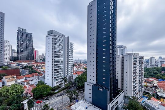 Vista da varanda da sala de apartamento para alugar com 1 quarto, 34m² em Sumaré, São Paulo