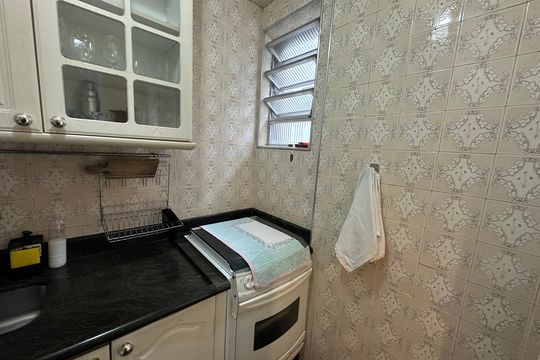 Cozinha de apartamento para alugar com 1 quarto, 47m² em Itararé, São Vicente