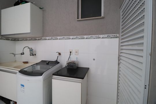 Área de Serviço de casa para alugar com 3 quartos, 170m² em Santa Luzia, Uberlândia