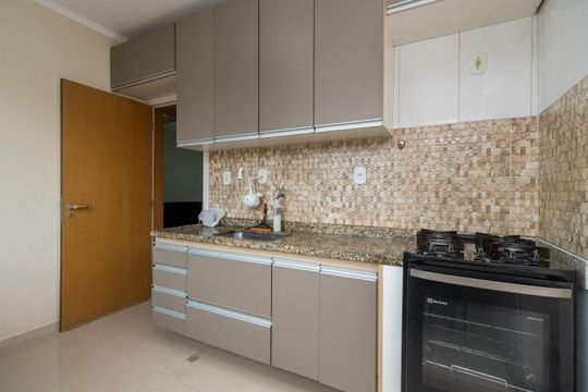 Cozinha de casa para alugar com 3 quartos, 160m² em Jardim Catarina, São Paulo