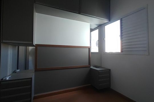 Suíte de apartamento para alugar com 3 quartos, 60m² em Jardim Holanda, Uberlândia