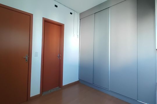 Suíte de apartamento para alugar com 3 quartos, 60m² em Jardim Holanda, Uberlândia