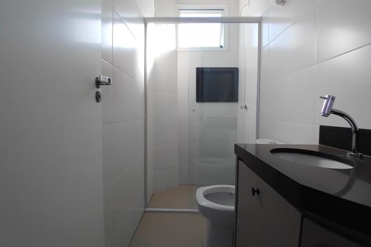 Banheiro da Suíte de apartamento para alugar com 2 quartos, 57m² em Nova Uberlândia, Uberlândia