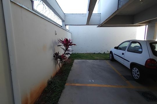 Garagem de apartamento para alugar com 2 quartos, 57m² em Nova Uberlândia, Uberlândia