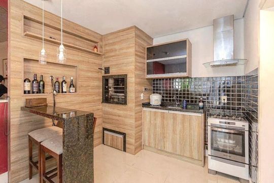 Casa para alugar com 3 quartos, 209m² em Jardim Sabará, Porto Alegre