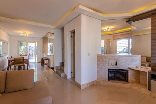Sala de casa para alugar com 3 quartos, 209m² em Jardim Sabará, Porto Alegre
