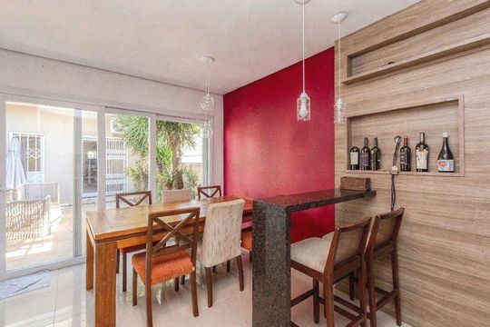 Sala de casa para alugar com 3 quartos, 209m² em Jardim Sabará, Porto Alegre