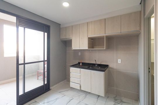 Cozinha de apartamento para alugar com 1 quarto, 40m² em Centro, Osasco