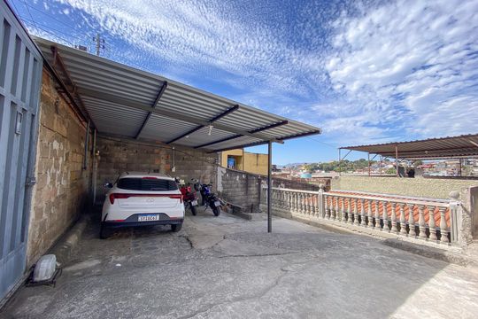 Casa para alugar com 3 quartos, 360m² em Santa Maria, Belo Horizonte