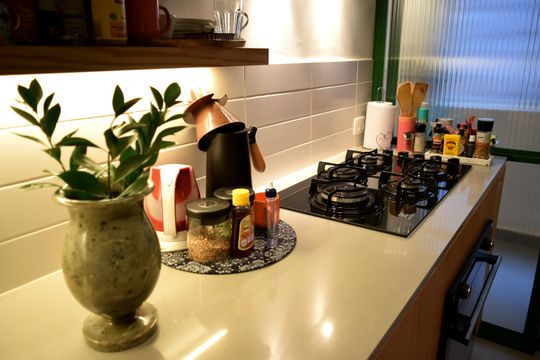 Cozinha de apartamento para alugar com 2 quartos, 77m² em Paraíso, São Paulo