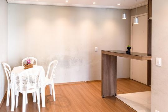 Sala de apartamento à venda com 3 quartos, 56m² em Jardim Cocaia, Guarulhos